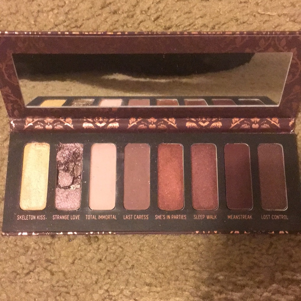Melt cosmetics shes in parties palette